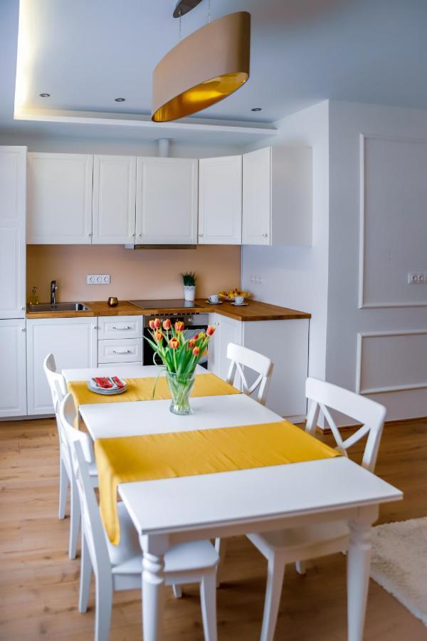 Cozy Apartment In The Downtown Дьёр Экстерьер фото